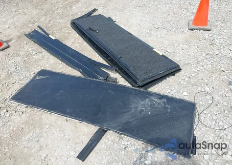 2021 Chevrolet Silverado 1500 4Wd Short Bed Rst из США, поврежденный, VIN 3GCUYEET3MG257648